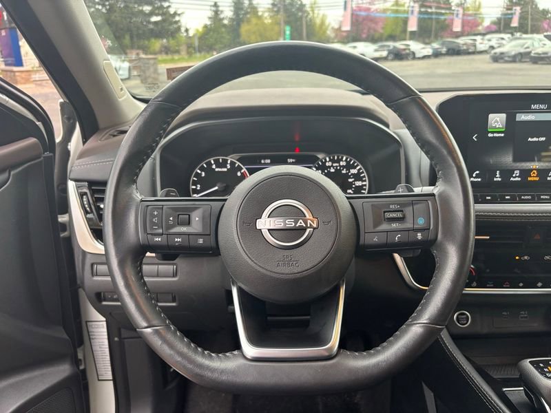 Used 2023 Nissan Rogue SL w/ SL Premium Package image 9