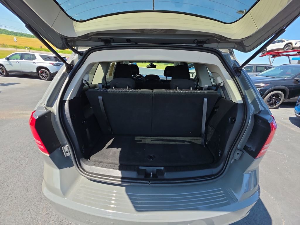 Used 2020 Dodge Journey SE w/ Blacktop Package FWD image 14