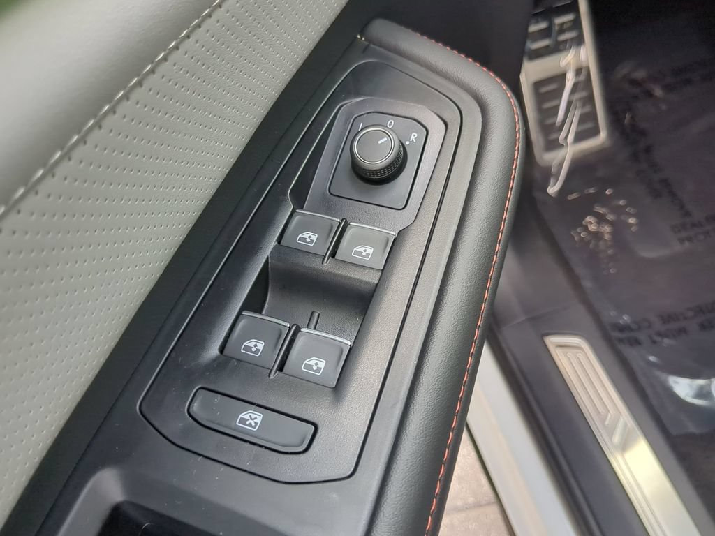 Certified 2025 Volkswagen Atlas Peak Edition SE AWD/4WD image 21