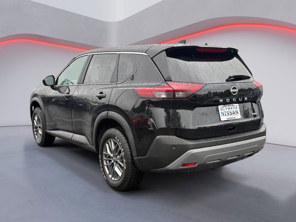 Used 2023 Nissan Rogue S image 3