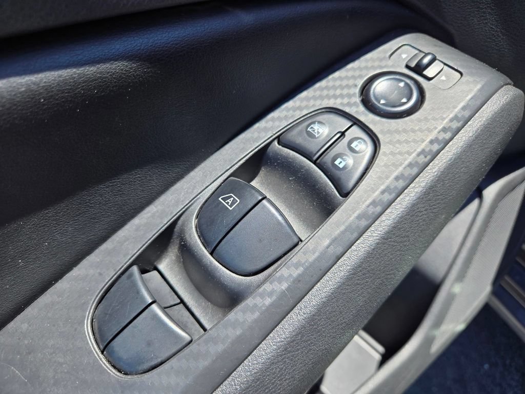 Used 2024 Nissan Altima 2.5 SV FWD image 18