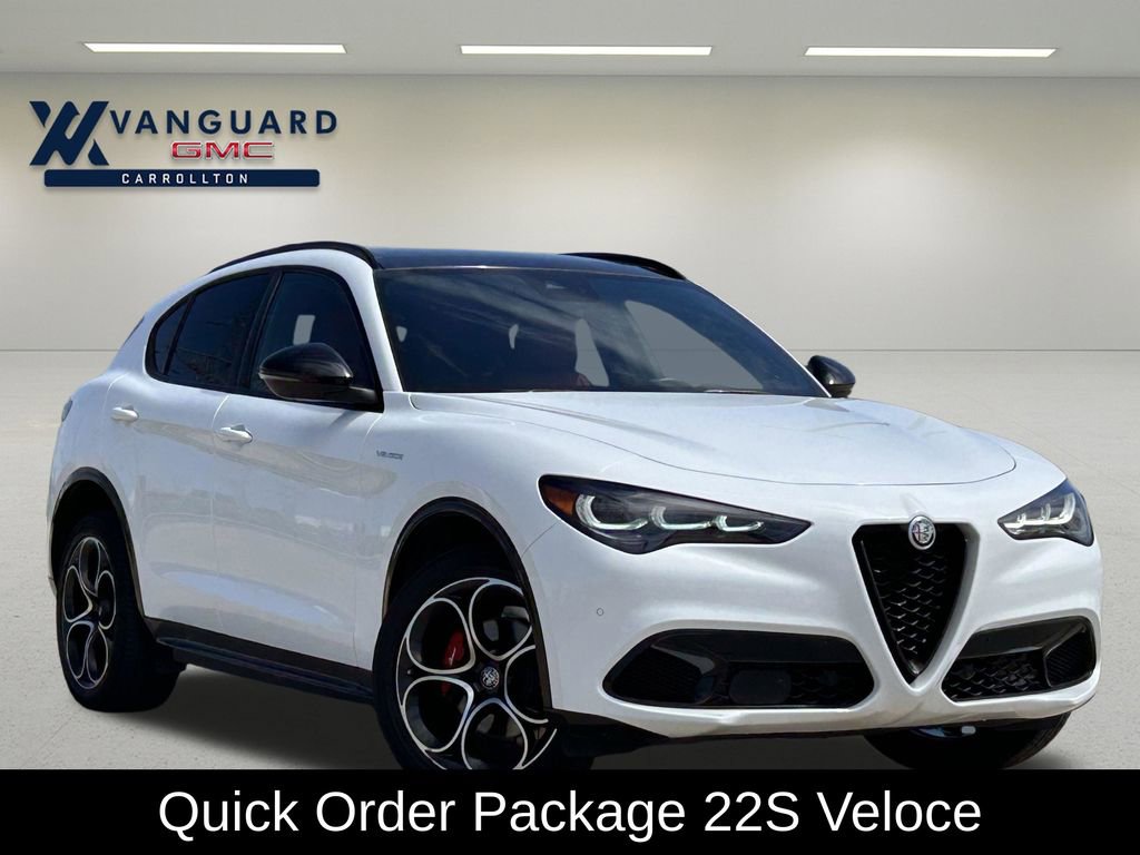 Used 2024 Alfa Romeo Stelvio Veloce video 2