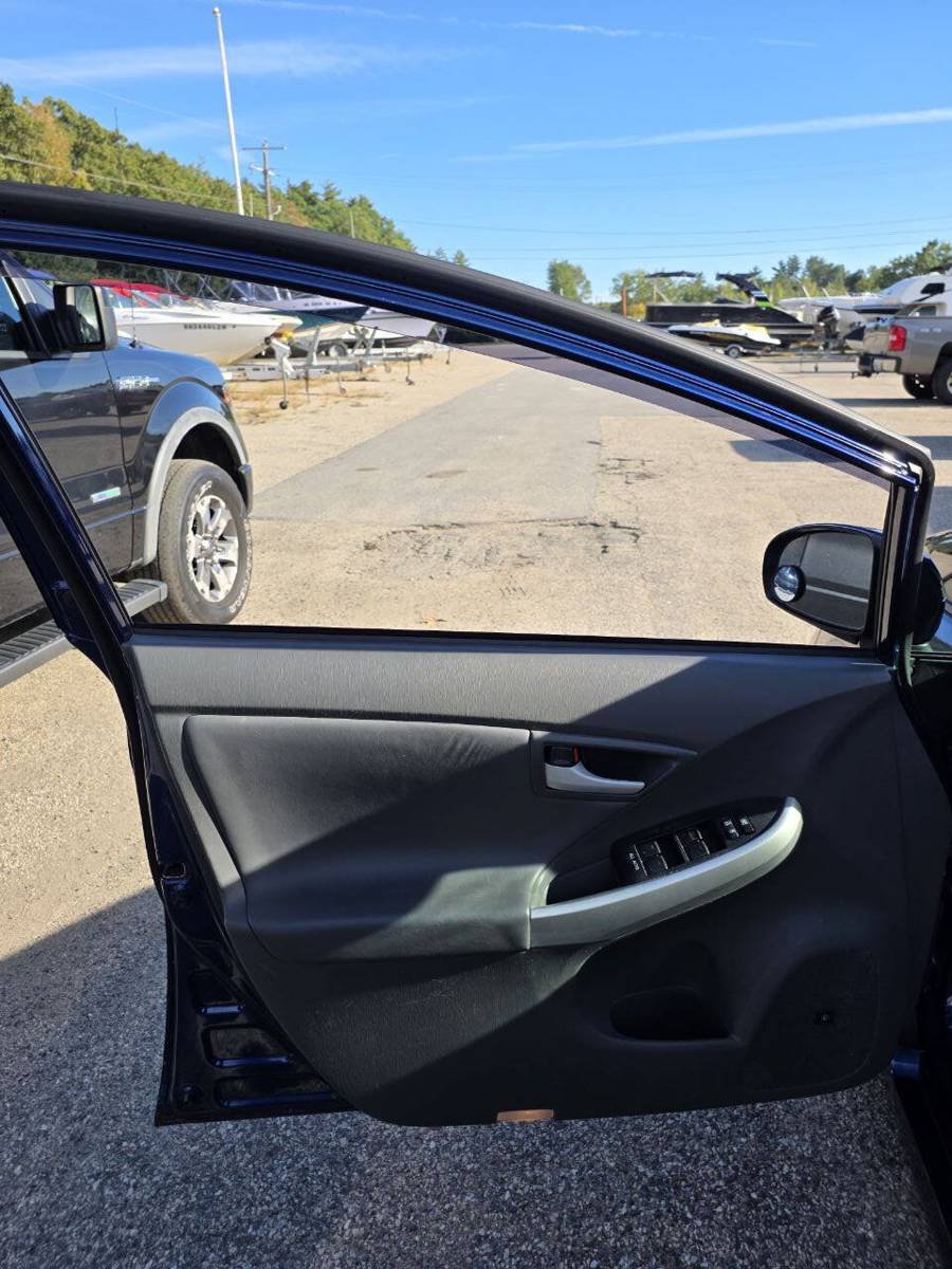 Used 2010 Toyota Prius Four w/ Solar Roof Pkg FWD image 13