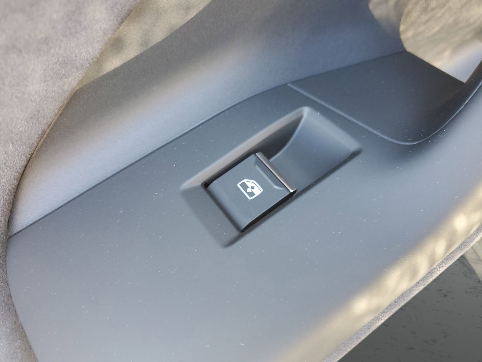 New 2025 Audi SQ6 e-tron Premium Plus image 17