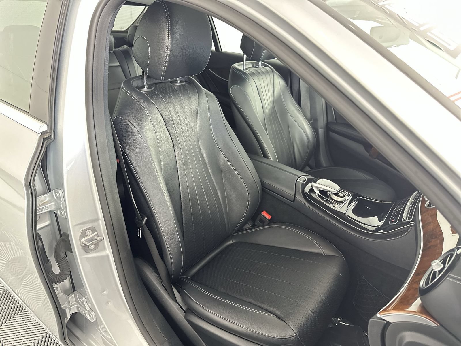 Used 2018 Mercedes-Benz E 300 4MATIC w/ Premium 2 Package (Q02) image 27