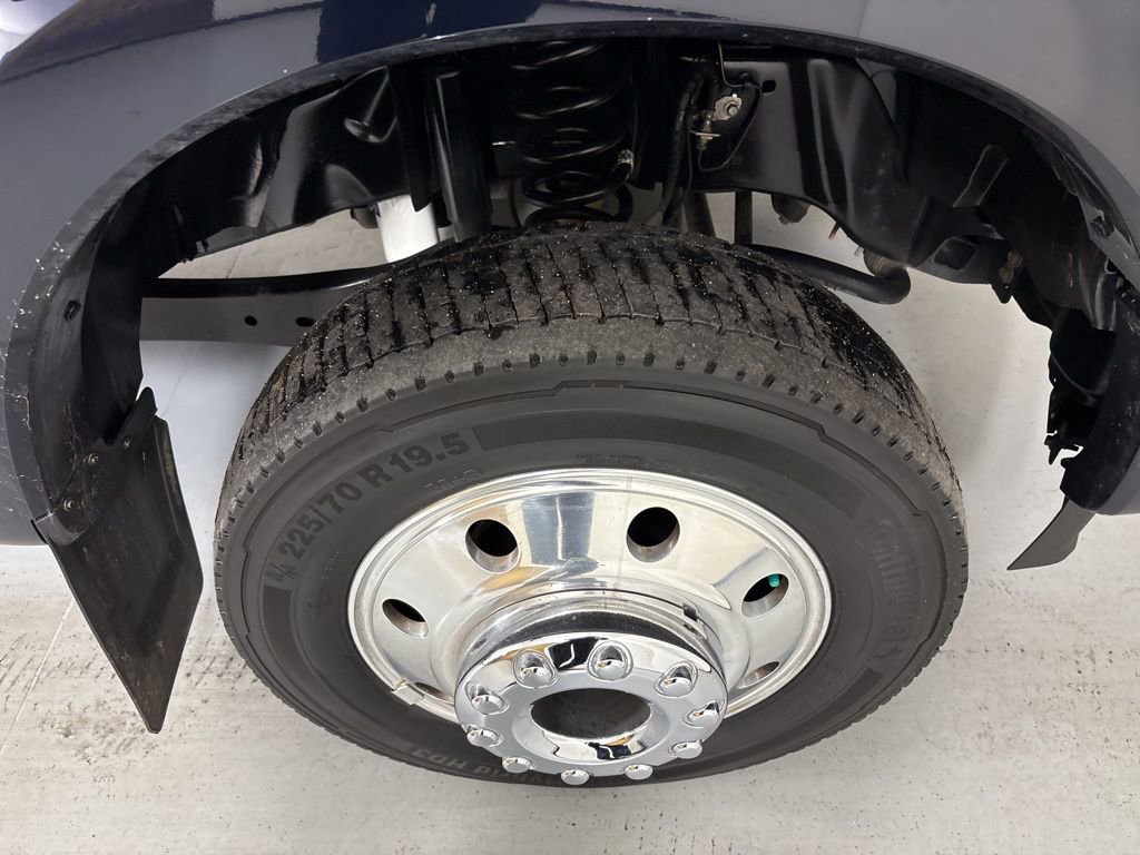 Used 2022 Ford F450 Platinum w/ FX4 Off-Road Package image 12