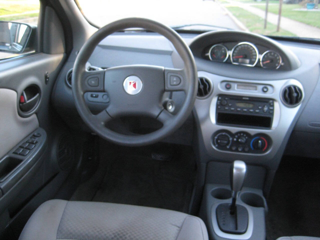 Used 2005 Saturn ION Level 2 w/ Power Pkg FWD image 16