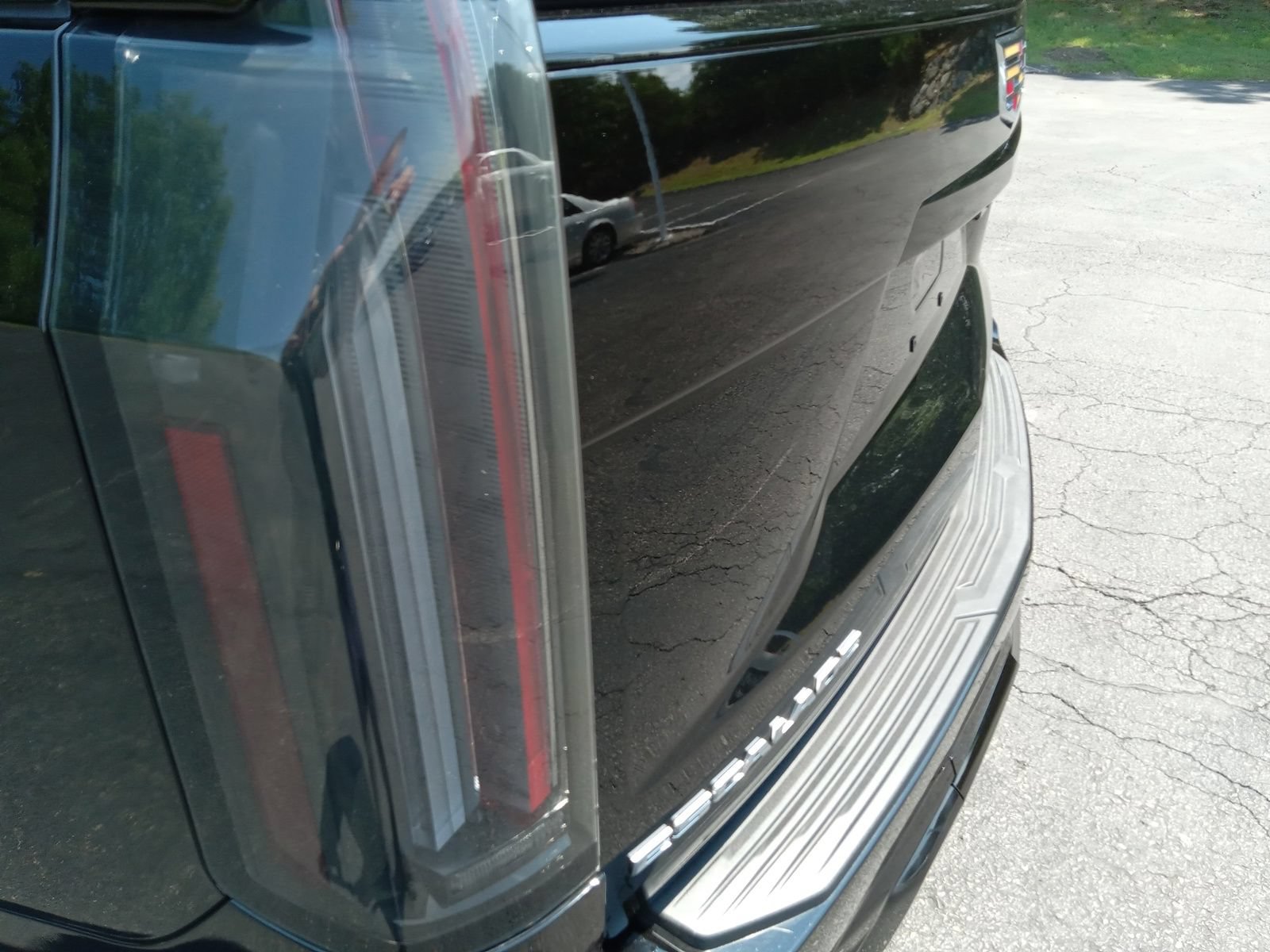 Certified 2026 Cadillac Escalade V AWD/4WD image 8