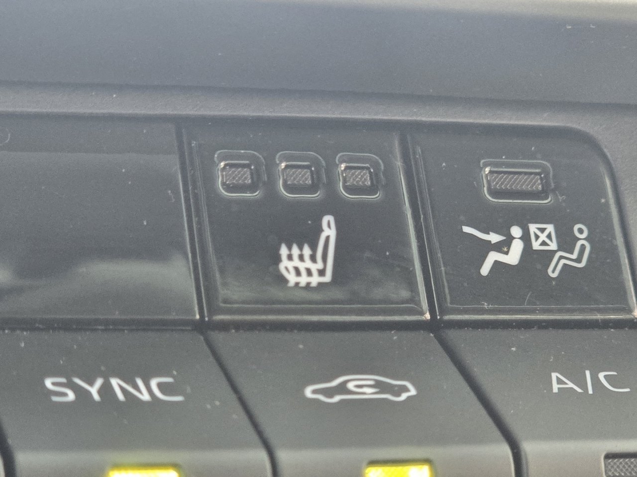 Certified 2025 Toyota Camry XLE FWD image 7