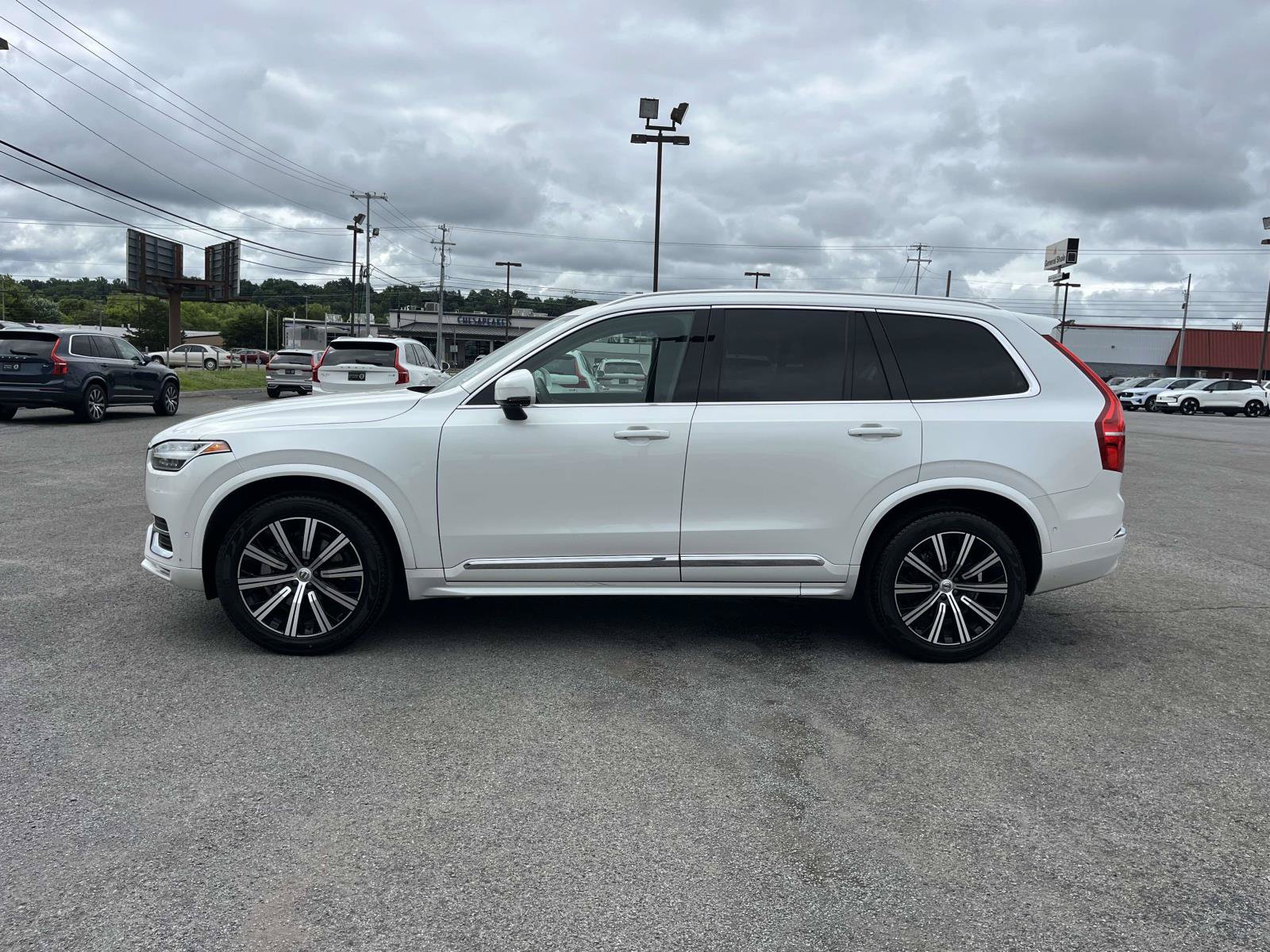 Certified 2023 Volvo XC90 B5 Plus w/ Protection Package AWD/4WD image 8