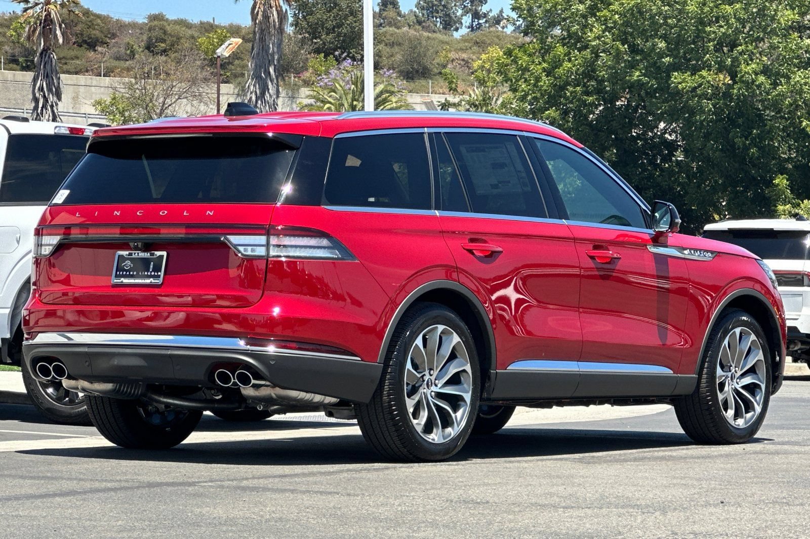 New 2026 Lincoln Aviator Reserve w/ Illumination Package RWD image 3