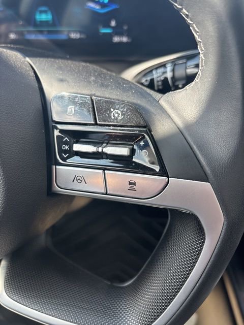 Used 2023 Hyundai Elantra Limited FWD image 14