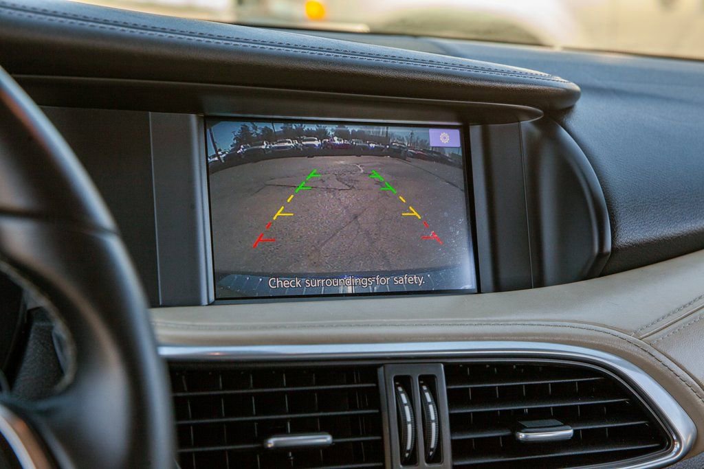 Used 2018 INFINITI QX30 Premium w/ Navigation Package image 18