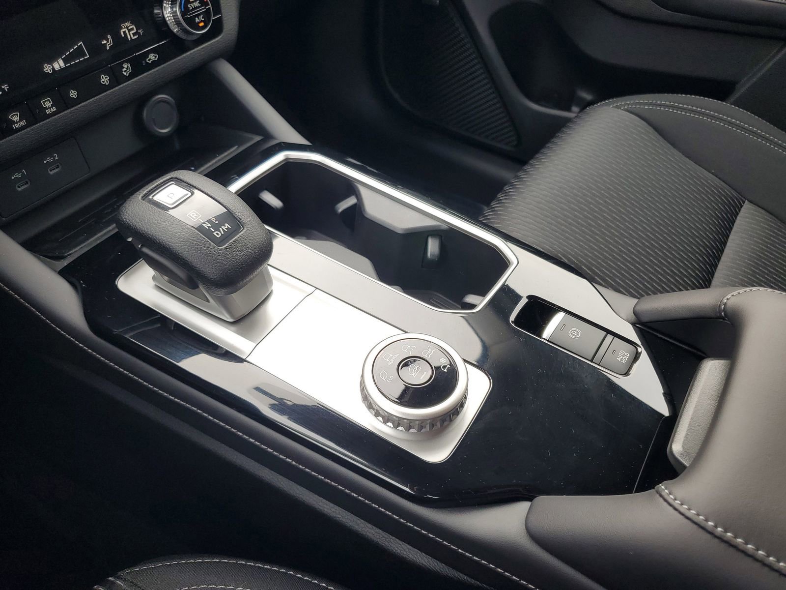 New 2026 Mitsubishi Outlander ES image 18