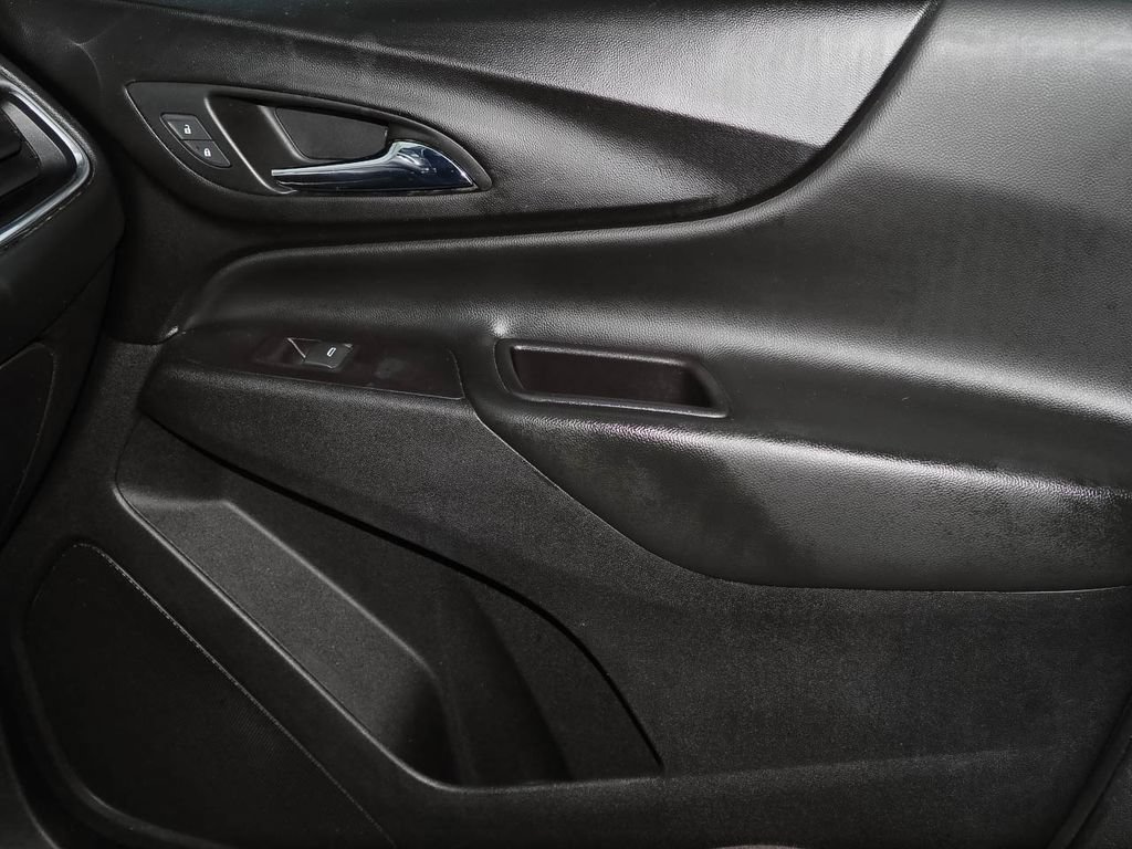 Certified 2018 Chevrolet Equinox LT FWD image 25