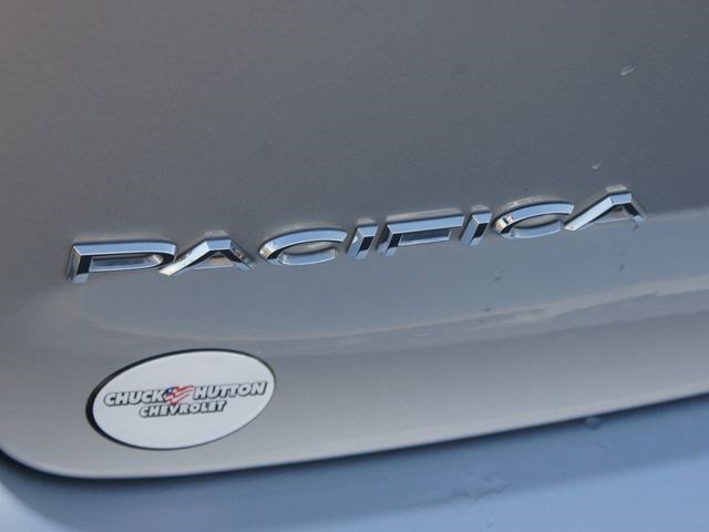 Used 2023 Chrysler Pacifica Touring-L image 17