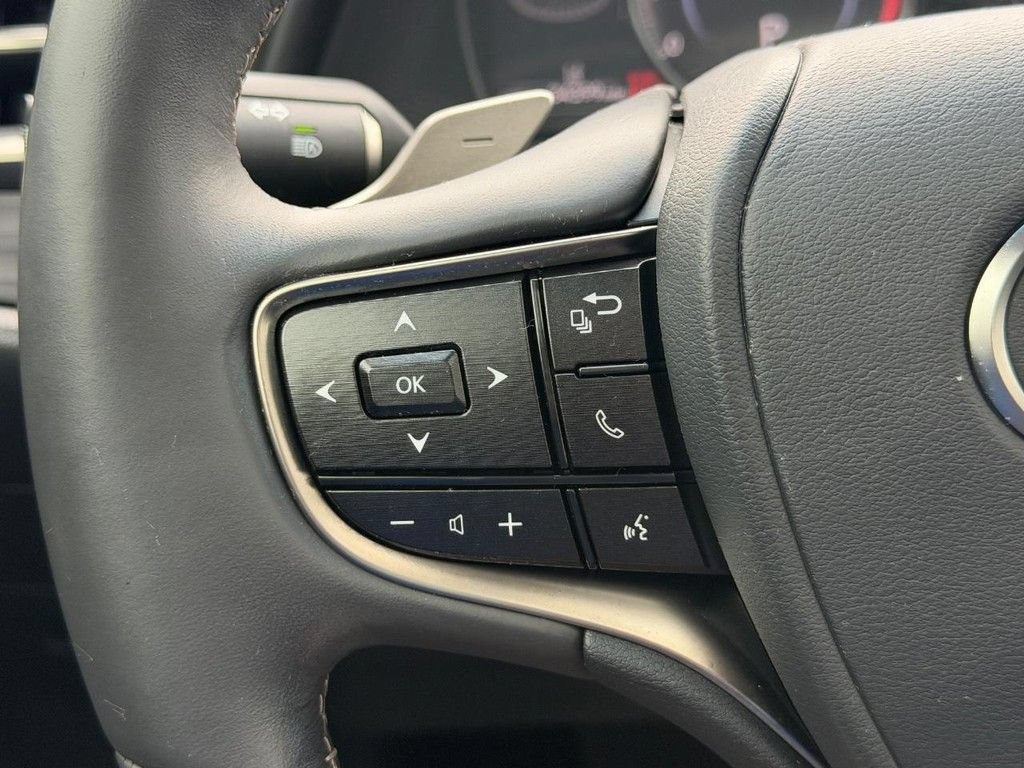 Used 2021 Lexus ES 350 w/ Premium Package FWD image 17