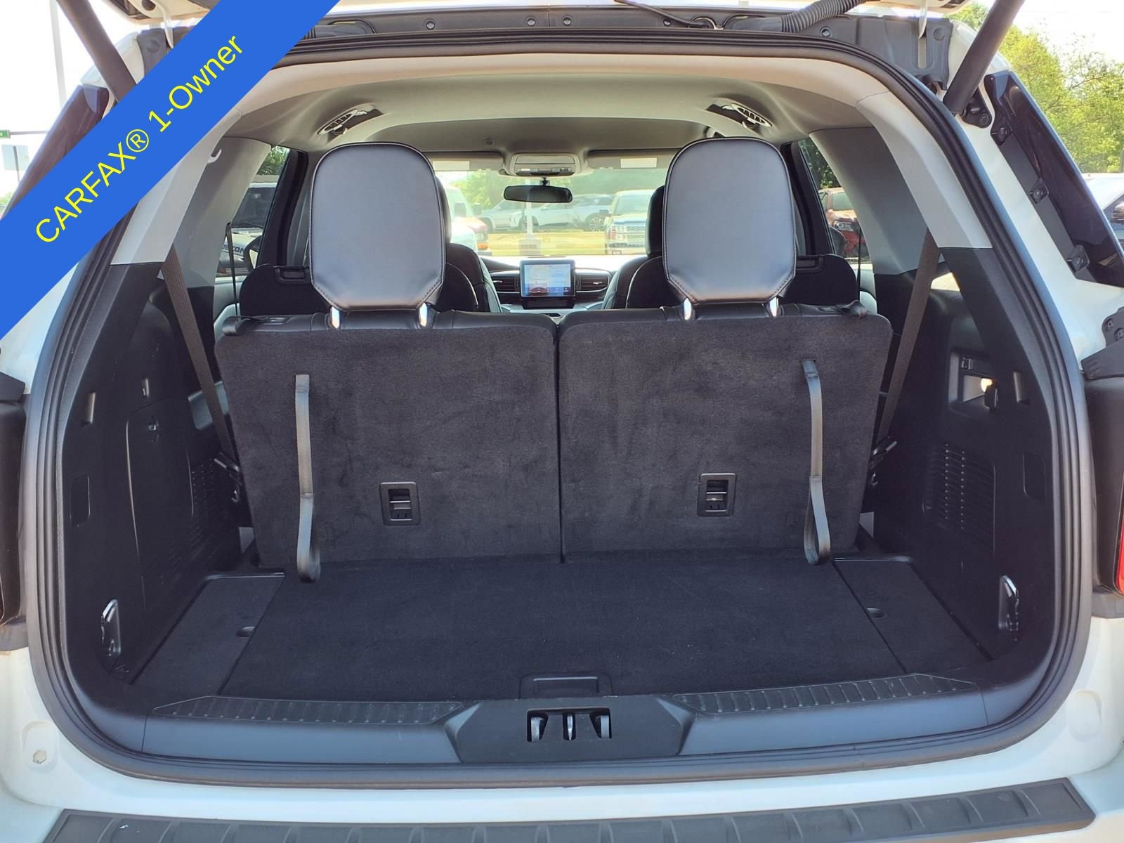 Used 2023 Ford Explorer XLT w/ Equipment Group 202A AWD/4WD image 11
