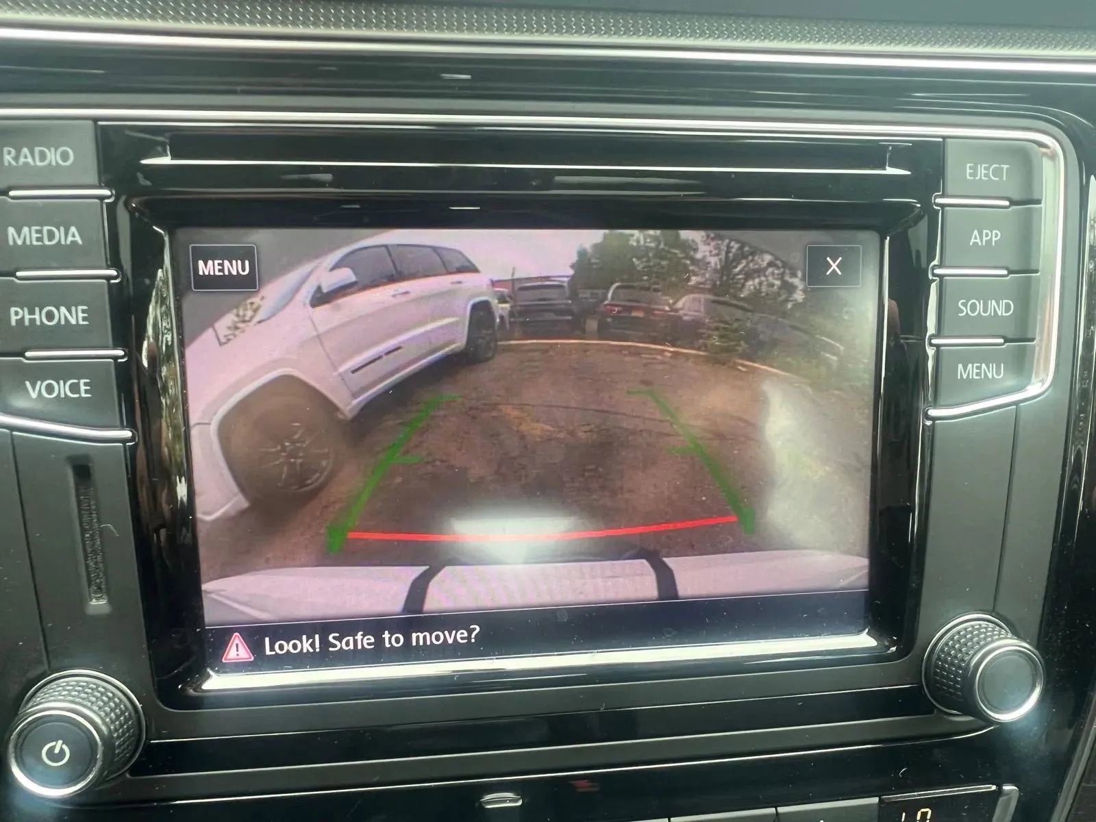 Used 2018 Volkswagen Passat 2.0T SE image 15