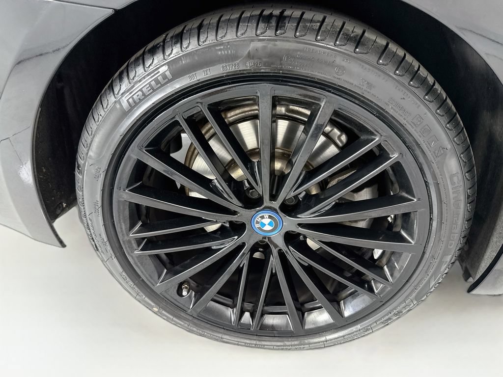 Used 2018 BMW 530e RWD image 32
