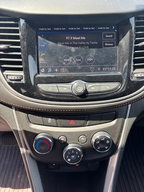 Used 2022 Chevrolet Trax LT w/ Sport Edition AWD/4WD image 16