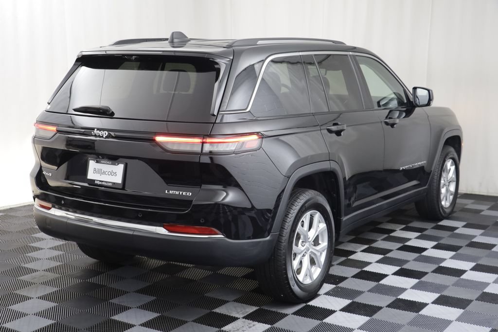 Used 2023 Jeep Grand Cherokee Limited w/ Luxury Tech Group II AWD/4WD image 19