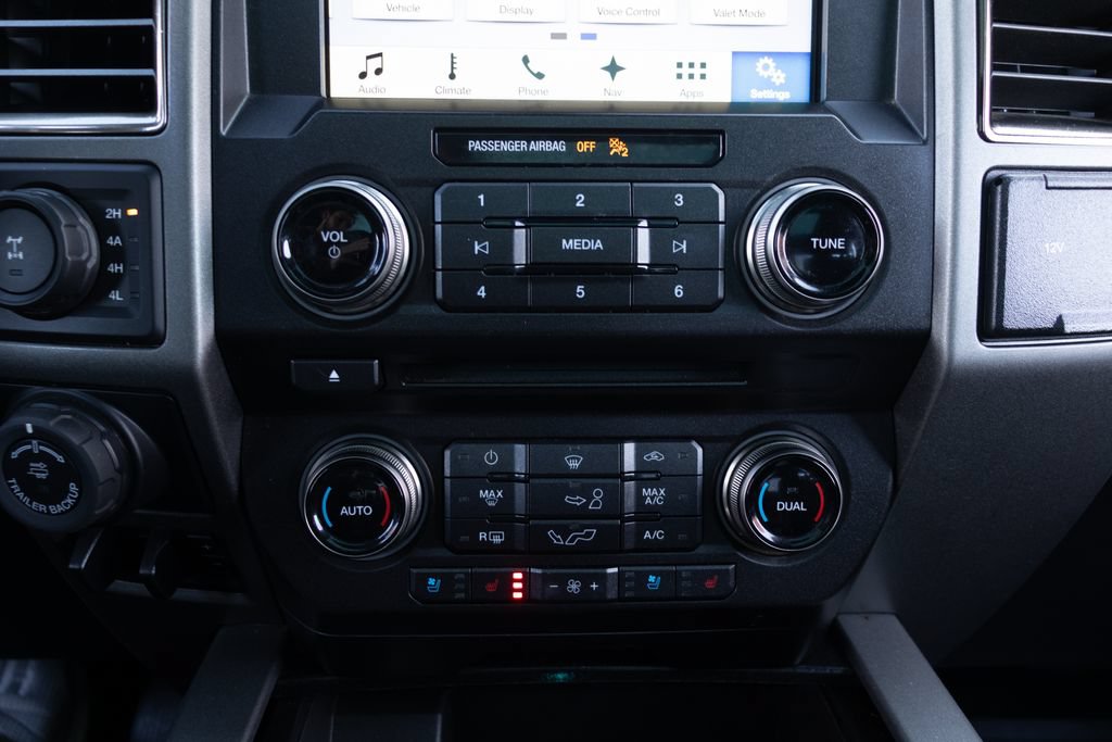 Used 2018 Ford F150 Raptor w/ Equipment Group 802A Luxury AWD/4WD image 36