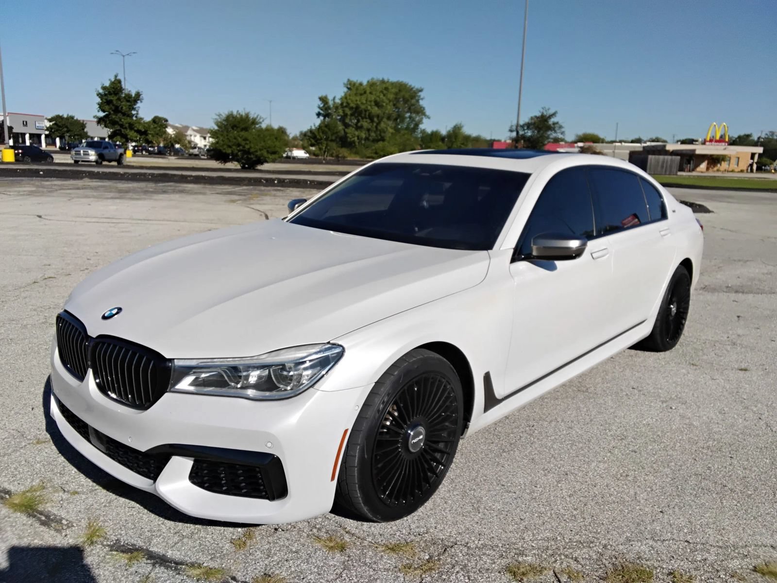 Used 2018 BMW M760i xDrive AWD/4WD image 1