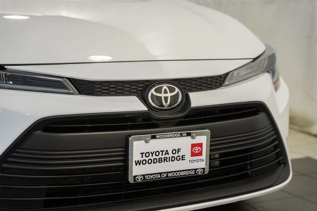 Used 2025 Toyota Corolla LE FWD image 10