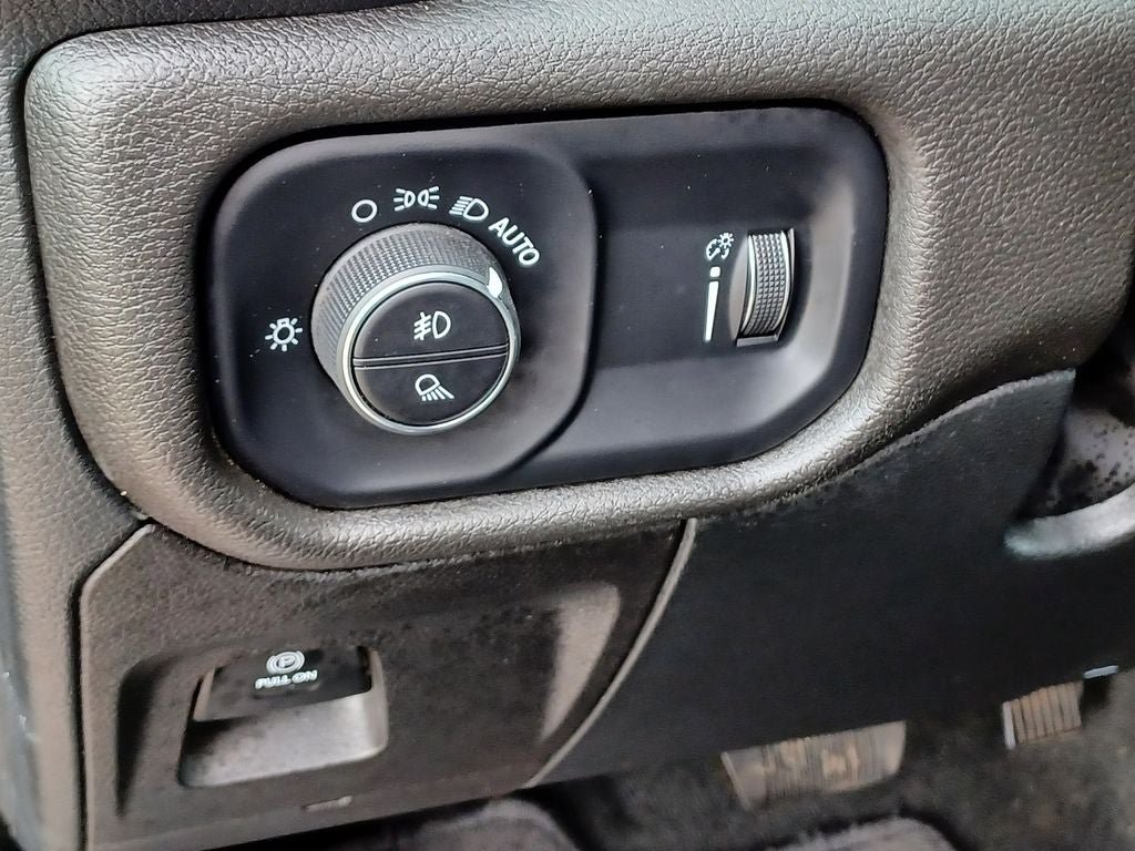 Used 2022 RAM 1500 Big Horn AWD/4WD image 14