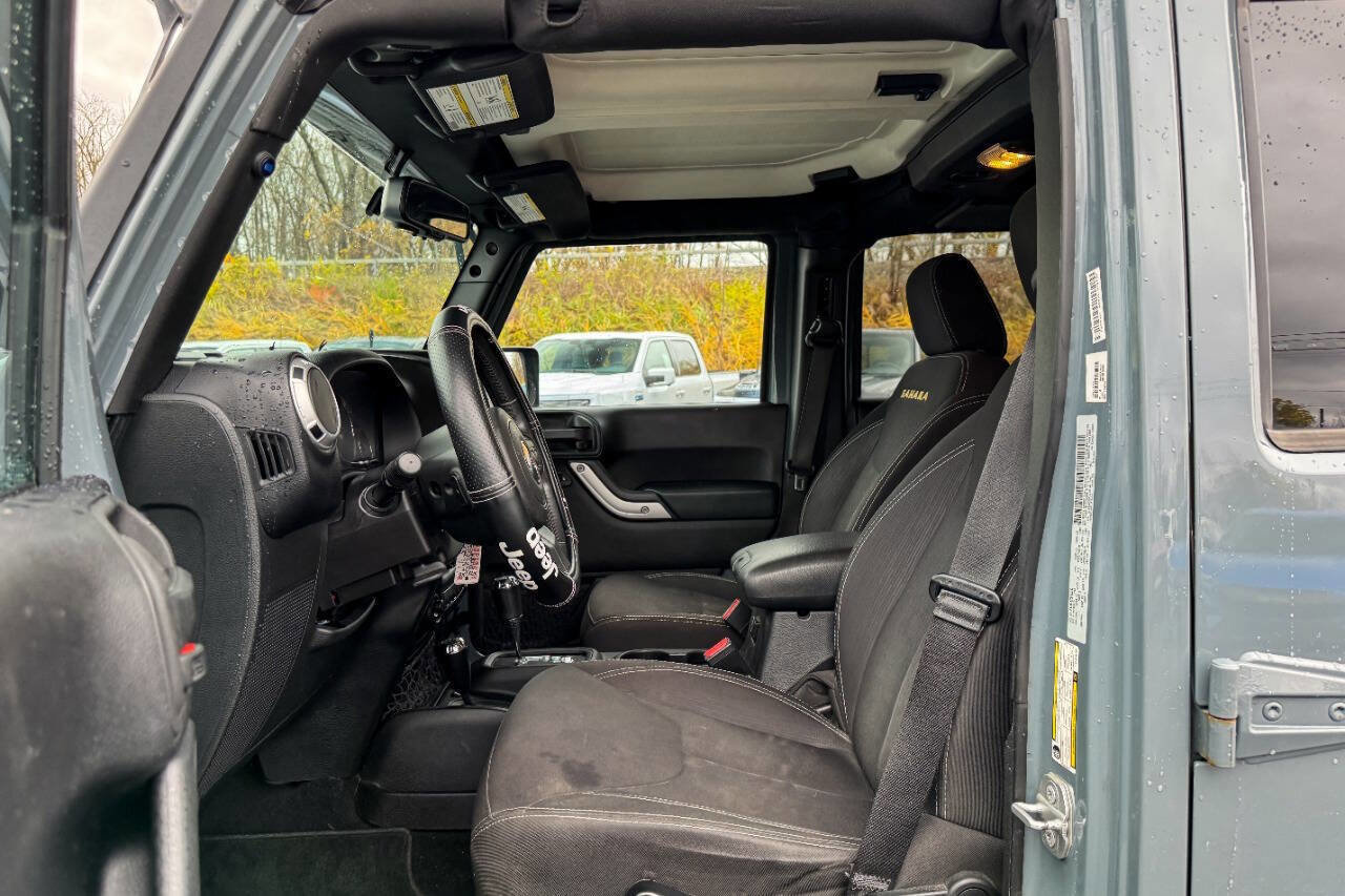 Used 2015 Jeep Wrangler Unlimited Sahara w/ Connectivity Group image 10