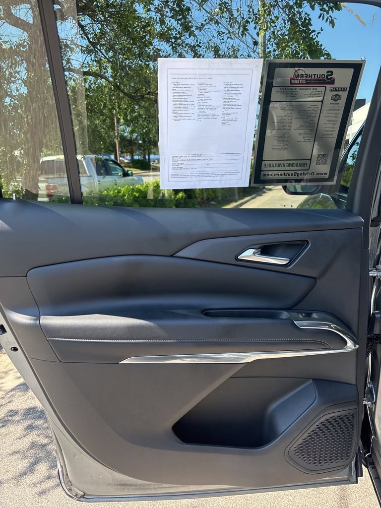 Used 2026 Chevrolet Traverse LT AWD/4WD image 14