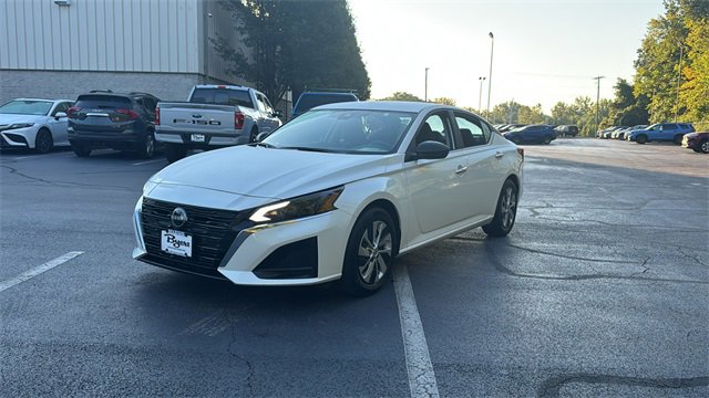 Used 2024 Nissan Altima 2.5 S image 2