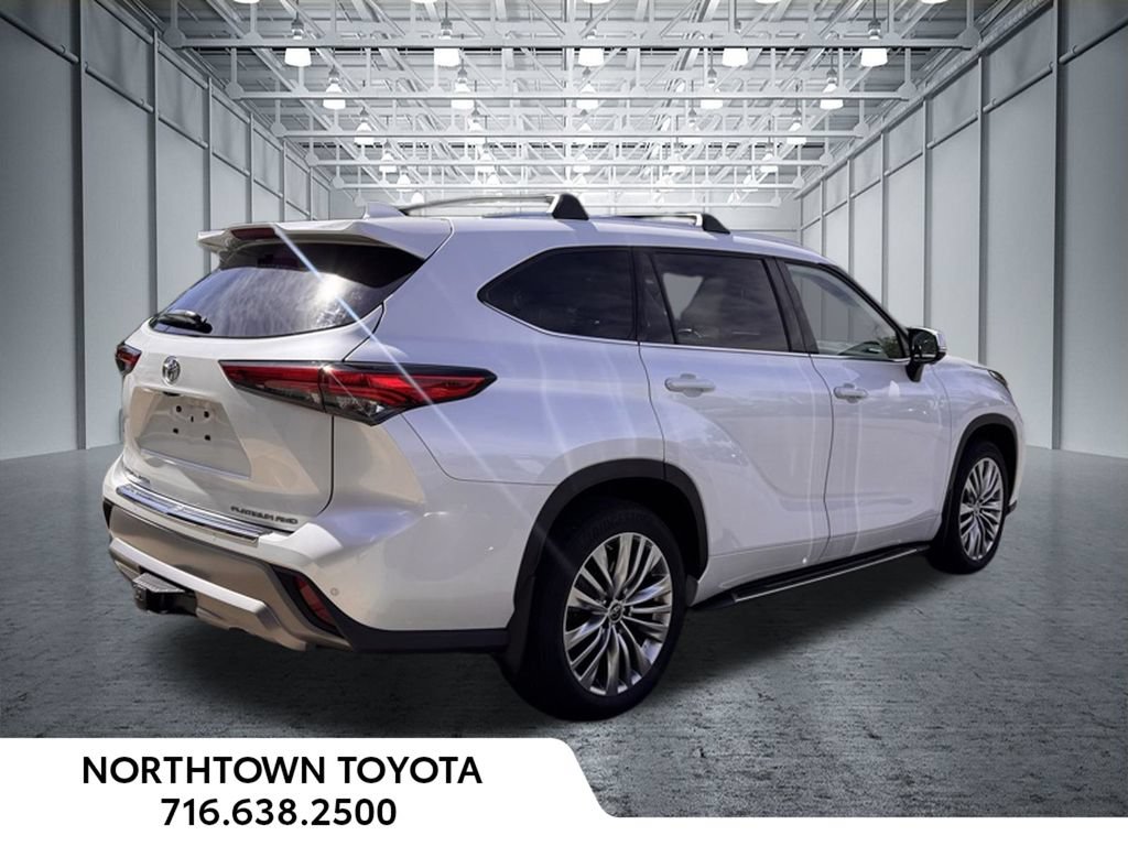 Used 2023 Toyota Highlander Platinum AWD/4WD image 28