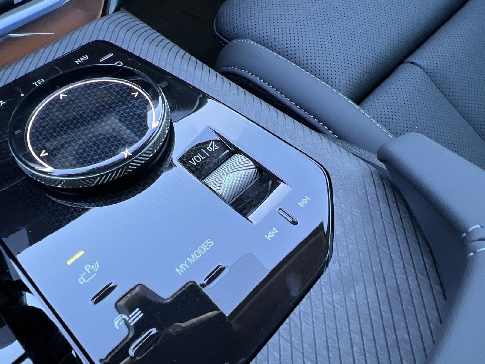 New 2026 BMW X3 xDrive30 w/ Premium Package image 15