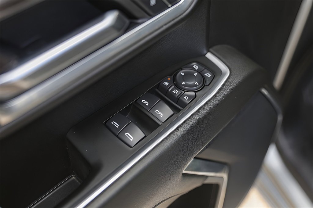 Used 2025 Chevrolet Silverado 2500 LTZ image 25