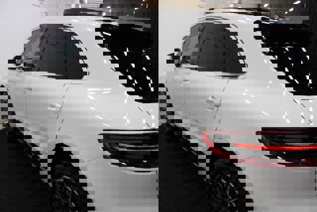 Used 2015 Porsche Macan S w/ Premium Package Plus image 8