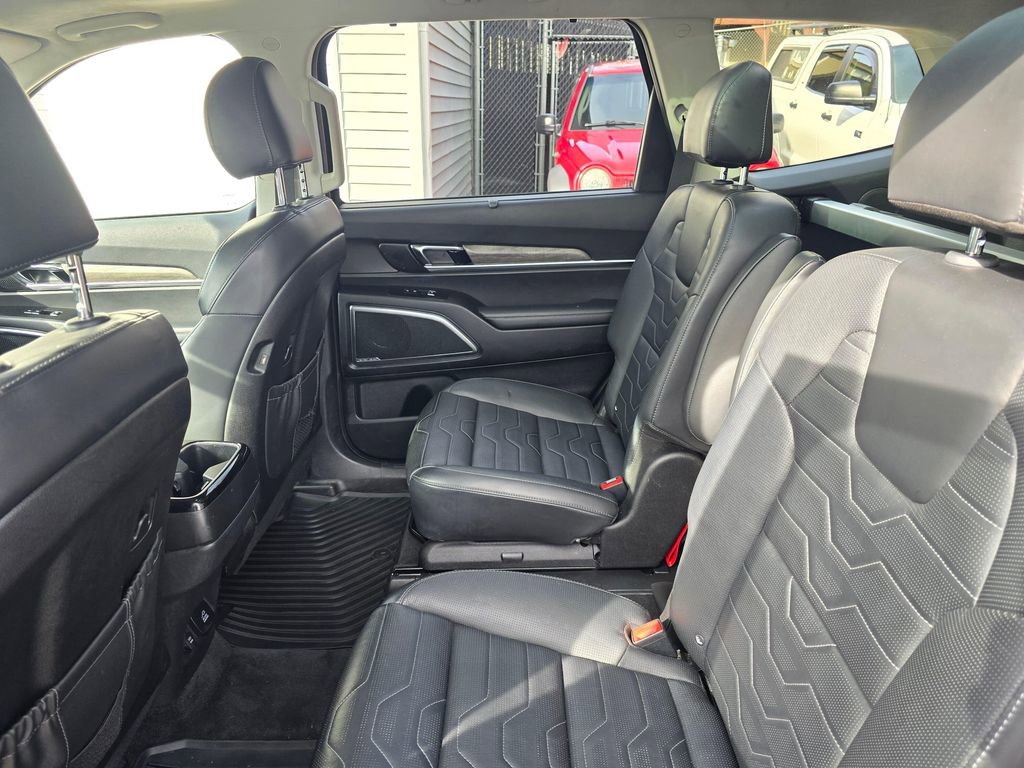 Used 2021 Kia Telluride SX w/ SX Prestige Package image 16