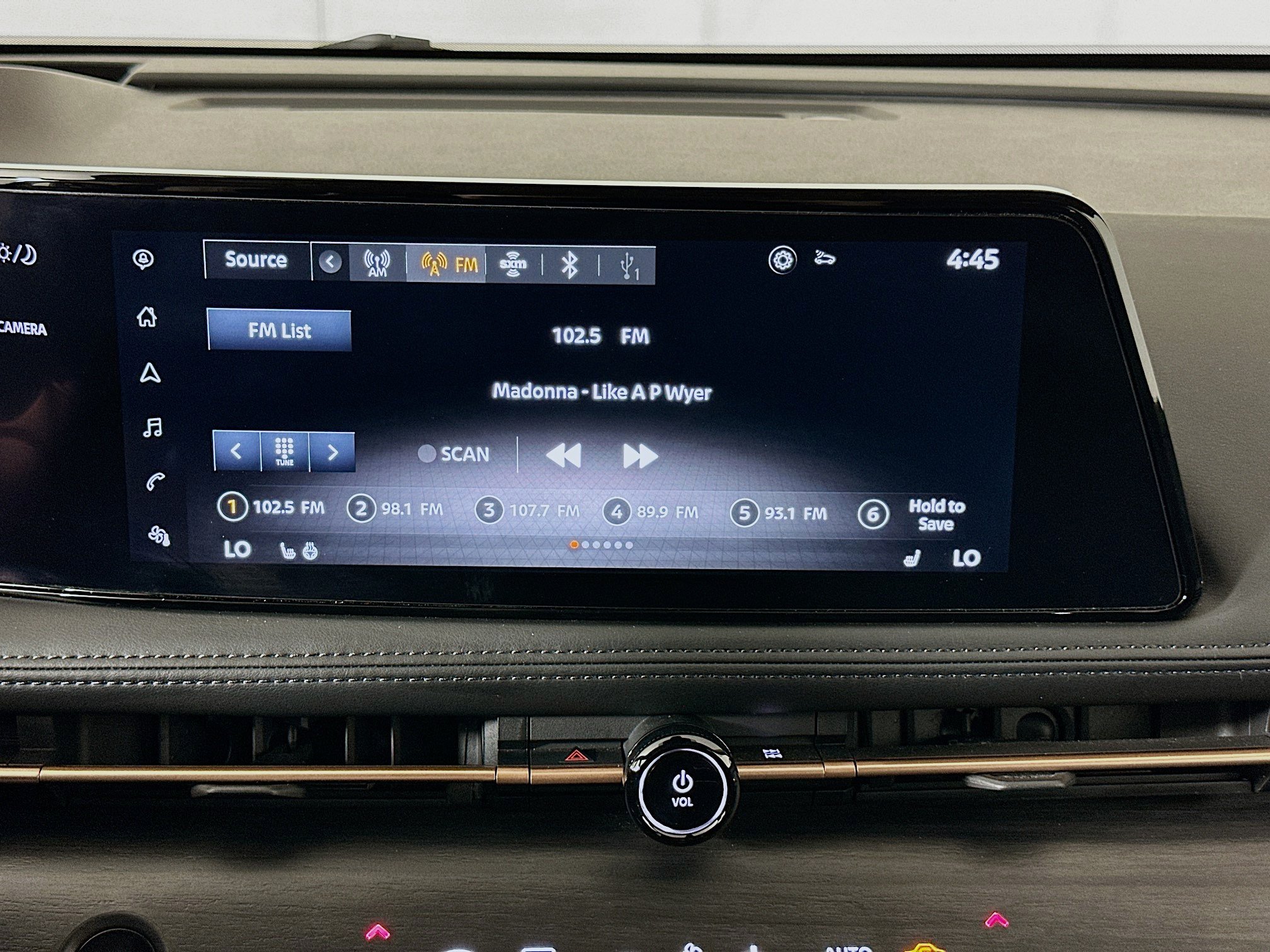 Used 2024 Nissan Ariya FWD image 21