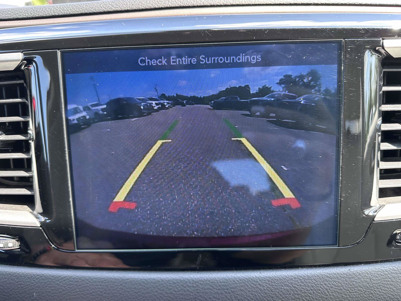Used 2017 Chrysler Pacifica Touring-L FWD image 22