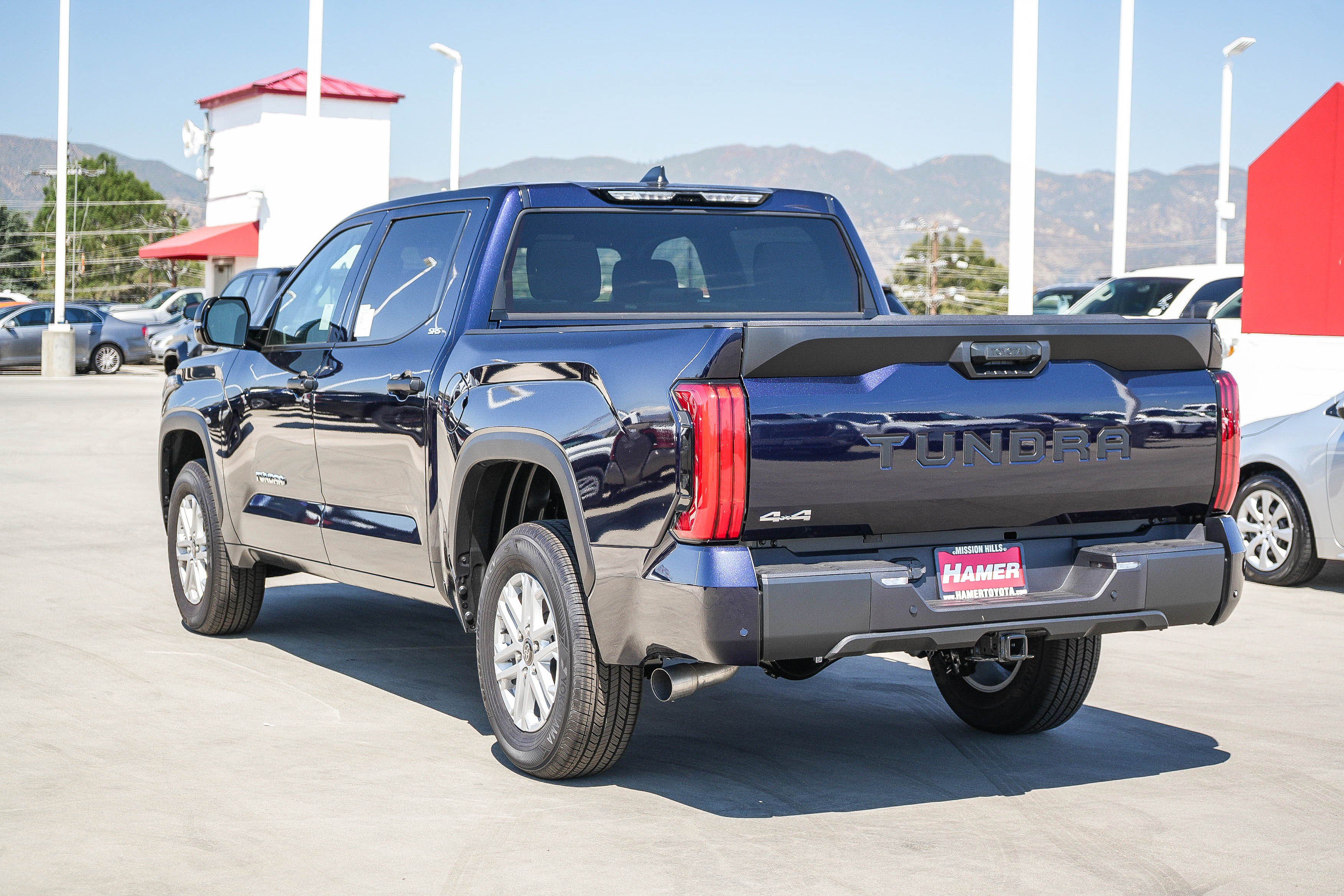 New 2026 Toyota Tundra SR5 w/ SR5 Convenience Package AWD/4WD image 9