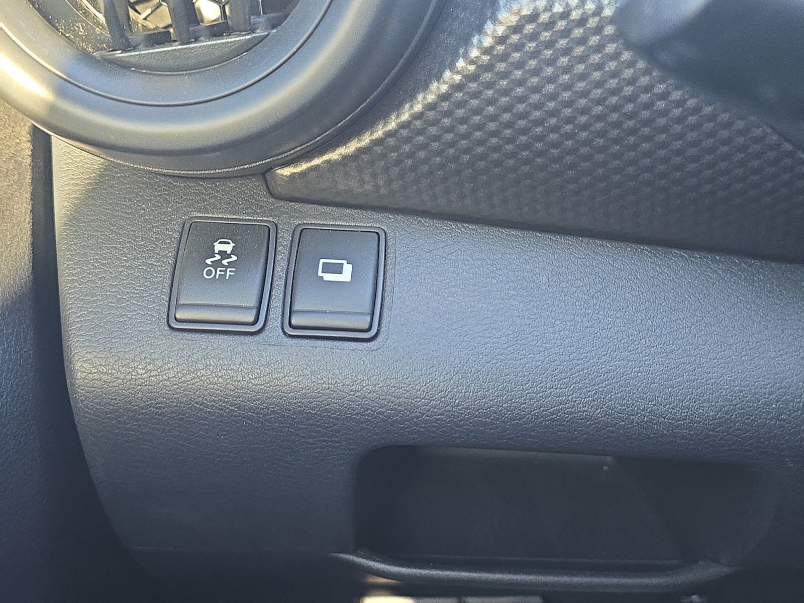 Used 2019 Nissan Kicks S image 22