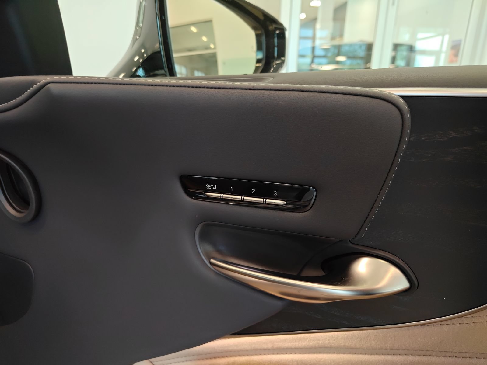 Used 2024 Lexus LS 500 RWD image 20