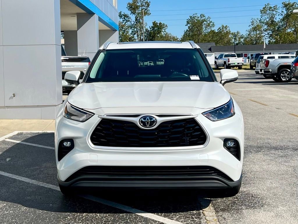 Used 2024 Toyota Highlander XLE image 12