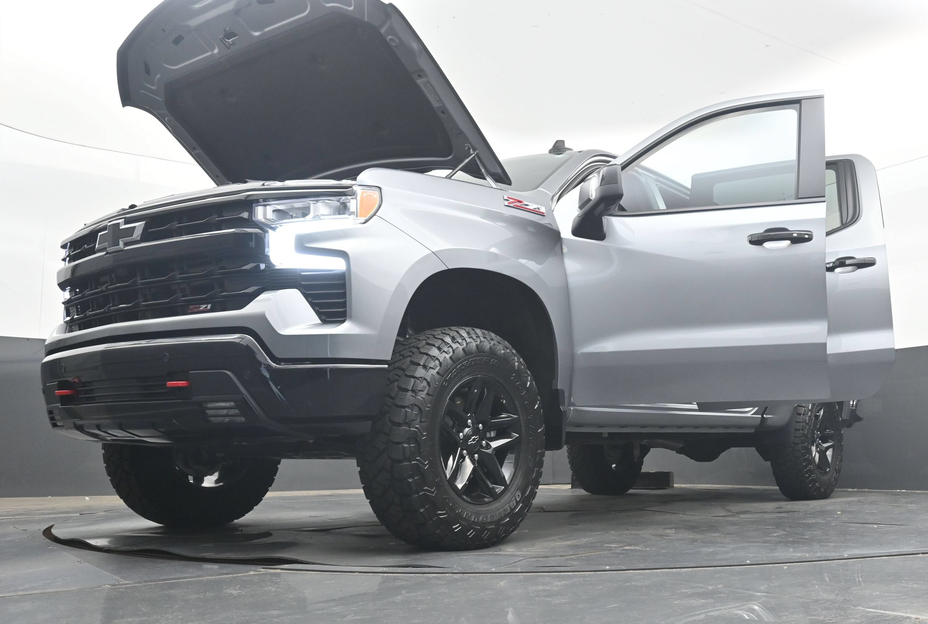 Used 2026 Chevrolet Silverado 1500 LT Trail Boss w/ LT Trail Boss Premium Package AWD/4WD image 40
