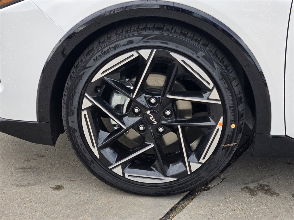 New 2025 Kia K4 GT-Line image 16