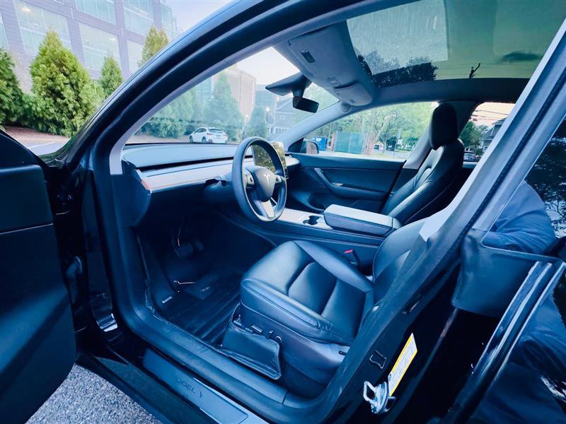 Used 2021 Tesla Model Y Long Range image 31