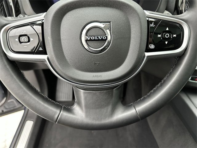 Used 2025 Volvo XC60 B5 Plus image 14