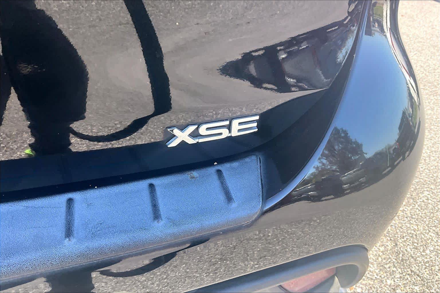 Used 2024 Toyota Highlander XSE FWD image 10