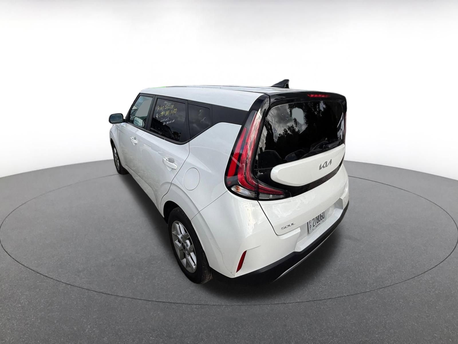 Used 2025 Kia Soul LX w/ LX Technology Package image 5